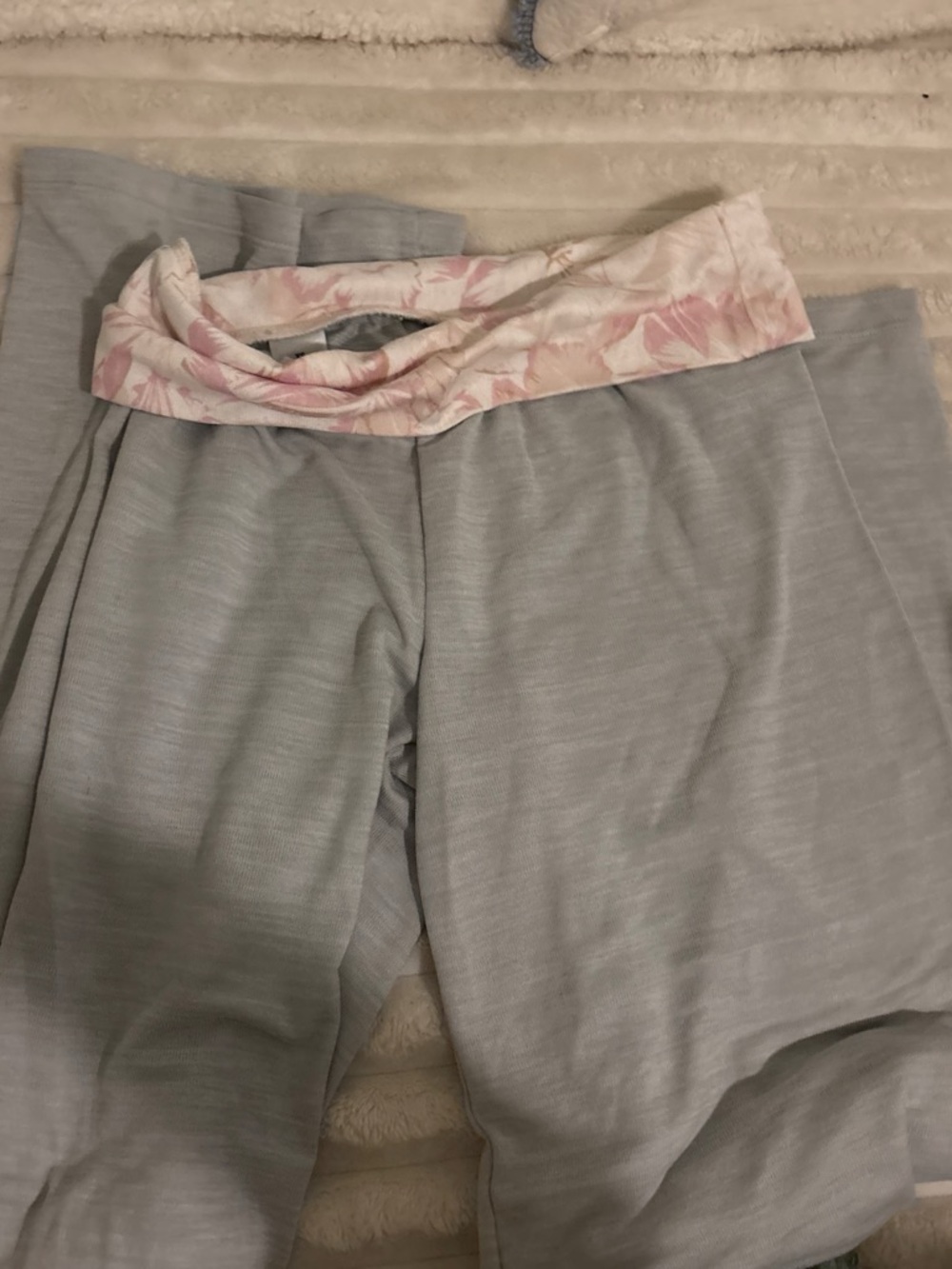 Aeropostale Light Gray Wide-Leg Joggers with Pink Floral Waistband